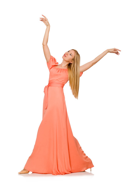 Νεαρή γυναίκα σε ροζ ρομαντικό φόρεμα - Φωτογραφία, εικόνα