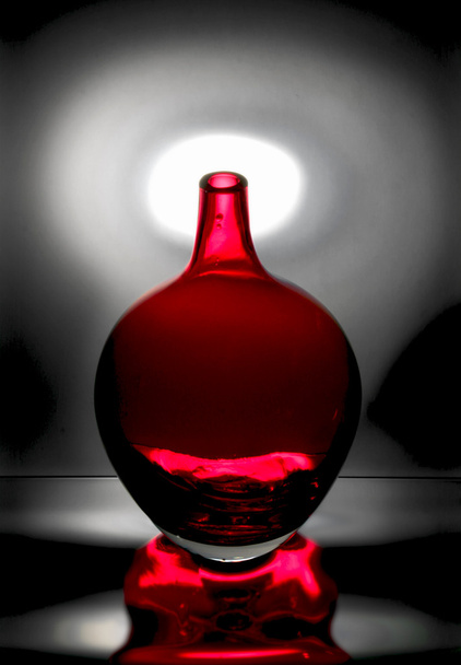 Red glass vase - Fotó, kép