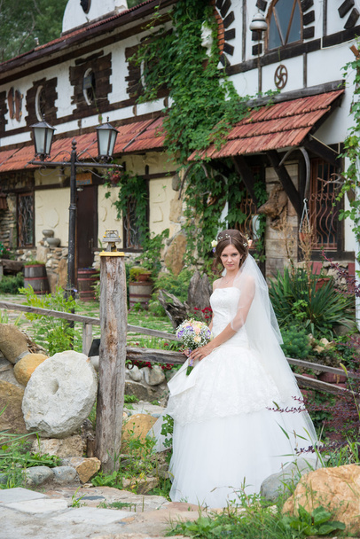 Beautiful bride on wedding day - Фото, изображение