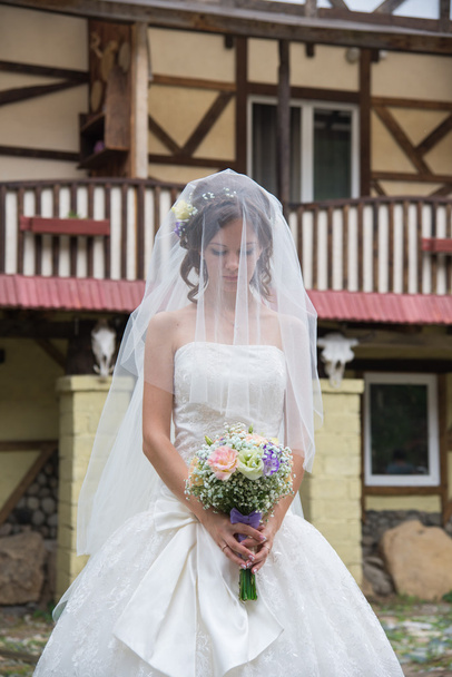Beautiful bride on wedding day - Фото, зображення