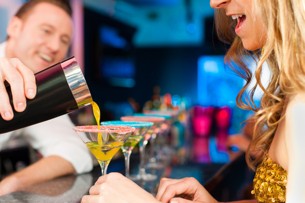 People in club or bar drinking cocktails - Φωτογραφία, εικόνα