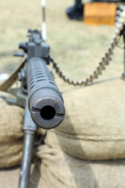 bastón de la ametralladora en trinchera
 - Foto, Imagen