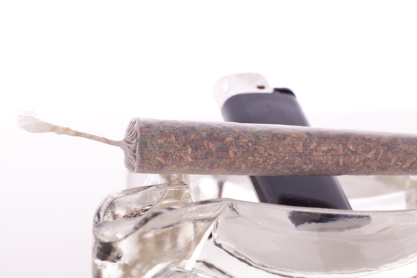 マリファナの喫煙道具をクローズ アップ - 写真・画像