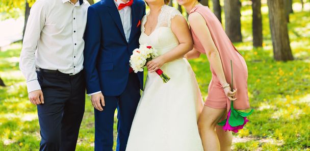 pareja de boda, padrino y dama de honor
 - Foto, imagen
