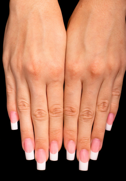 hermosas manos con manicura francesa
 - Foto, imagen