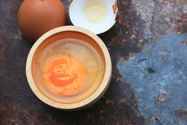 old eggs on zinc - Foto, Imagen