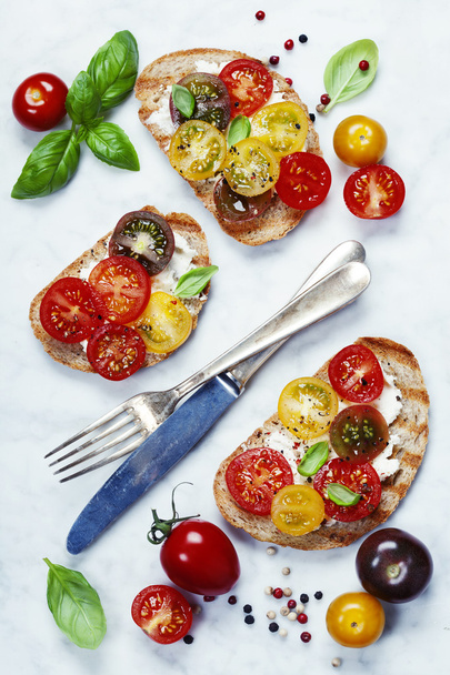 Tomato and basil sandwiches - Fotó, kép