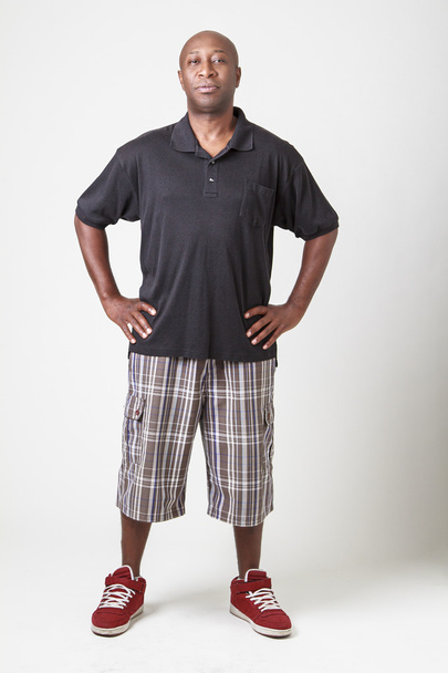 hombre viejo negro de cuarenta años
 - Foto, Imagen