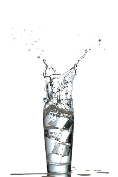 Glass of water with ice cubes - Valokuva, kuva