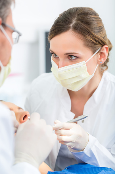Pacient s zubní lékař - zubní ošetření - Fotografie, Obrázek