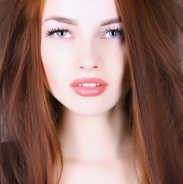 beautiful young woman with red hair - Φωτογραφία, εικόνα