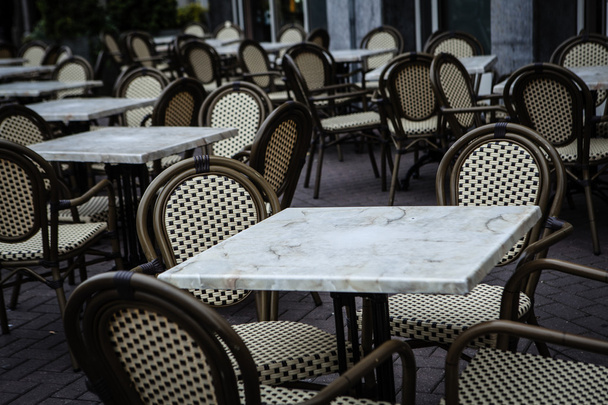 bir açık hava restoranı boş masaları - Fotoğraf, Görsel