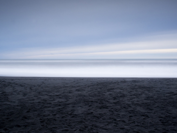 Larga exposición en la playa de invierno en Islandia para el fondo
 - Foto, Imagen