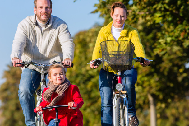Aile parkı bisiklet tur - Fotoğraf, Görsel