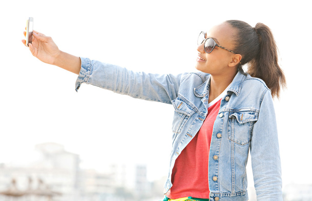 teenager girl take a selfie portrait of herself - Φωτογραφία, εικόνα