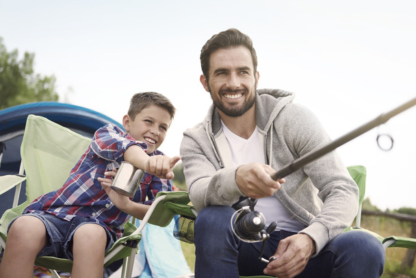 Pai e filho pesca
 - Foto, Imagem