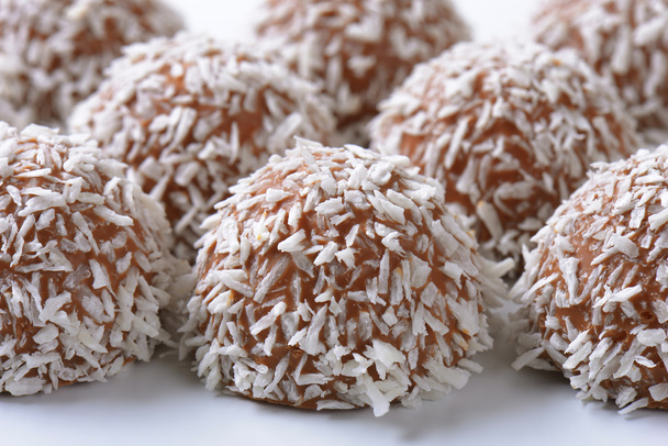 Шоколадные кокосовые трюфели
 - Фото, изображение