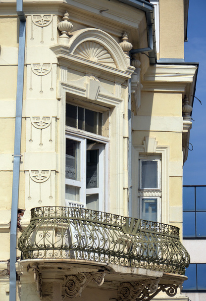 Balcón en Bitola Macedonia
 - Foto, Imagen