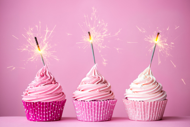 cupcakes roses avec des étincelles
 - Photo, image