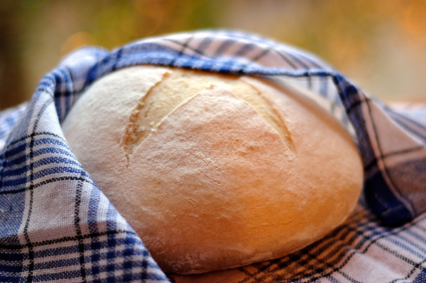 huisgemaakt brood - Foto, afbeelding