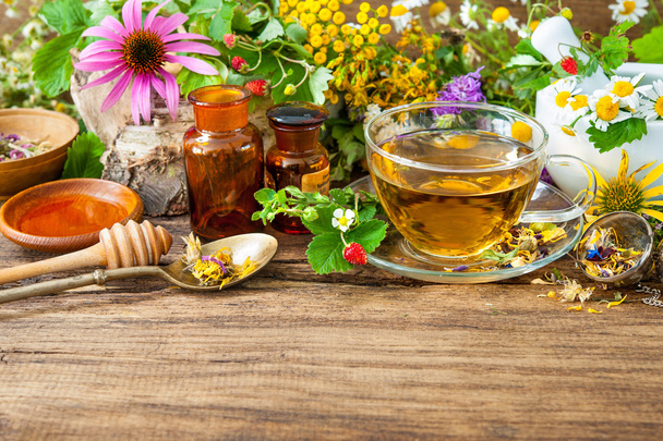 Herbal tea with honey - Foto, imagen