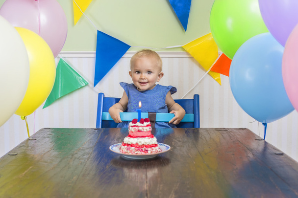 赤ちゃんの 1 歳の誕生日 - 写真・画像