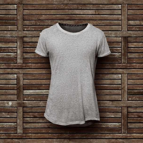 Grey t-shirt isolated - Foto, imagen