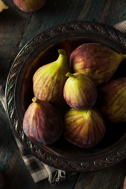 Raw Organic Brown Figs - Фото, зображення