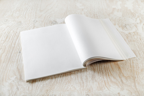 Libro aperto in bianco - Foto, immagini
