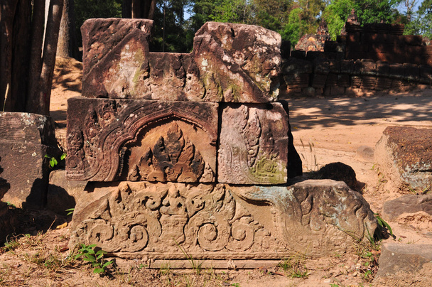 Древняя руина храма Бантей Срей, Ангкор в Камбодже
 - Фото, изображение