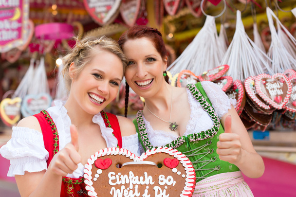 Kobiety w tradycyjne bawarskie stroje na festiwalu - Zdjęcie, obraz