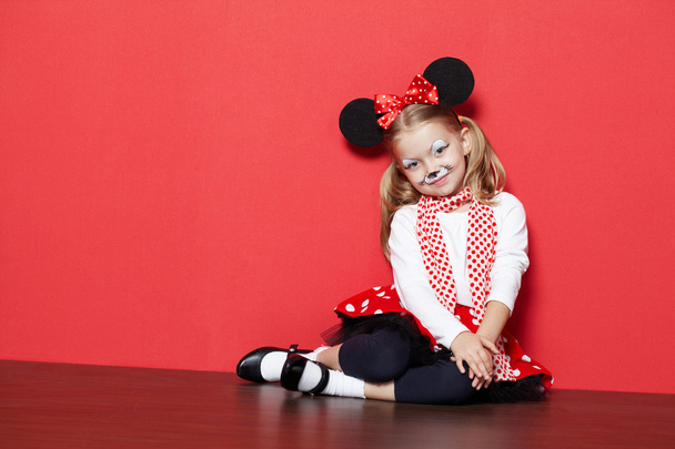little beautiful girl with mouse mask - Фото, изображение