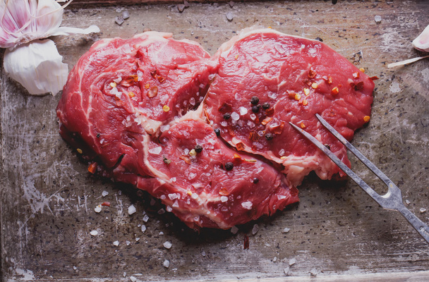 Rauwe biefstuk - Foto, afbeelding