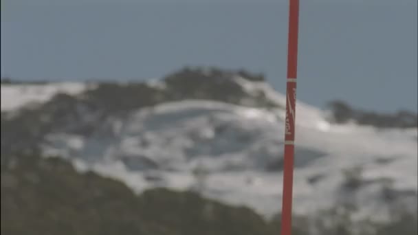 Skier running a downhill course - Séquence, vidéo