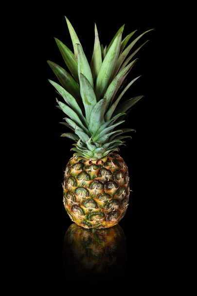 Pineapple on black - Foto, immagini