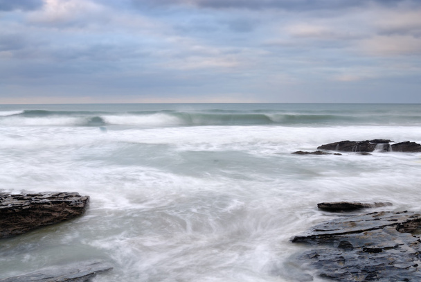 Stormy Sea, Trebarwith Strand, Cornwall. - Valokuva, kuva