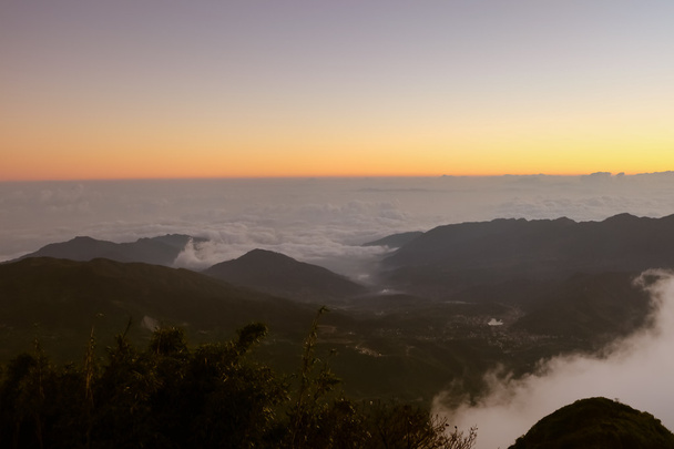 vista de nuvens de alta montanha
 - Foto, Imagem