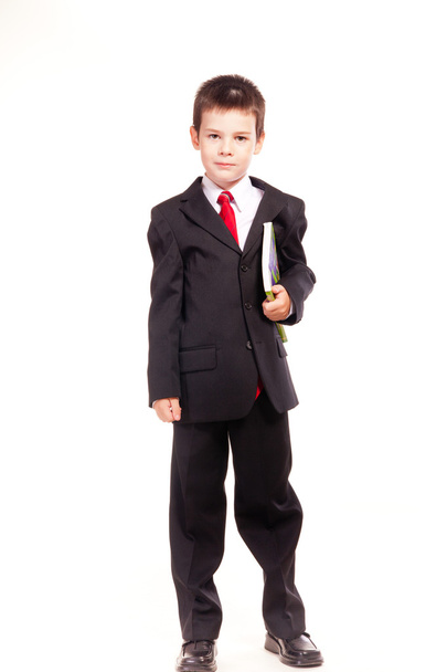 jongen in officiële dresscode met een boek - Foto, afbeelding