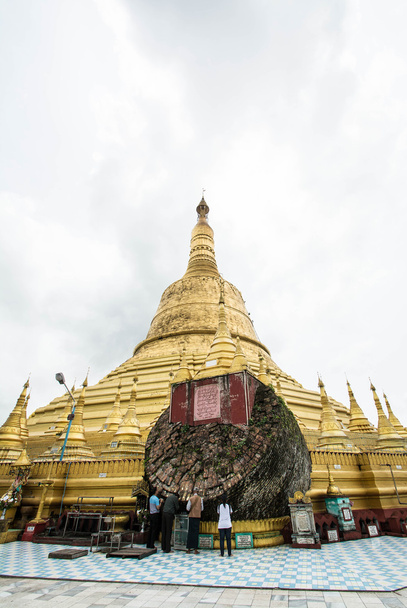 Shwemawdaw pagoda, the tallest pagoda and beautiful in Bago, Myanmar - Zdjęcie, obraz