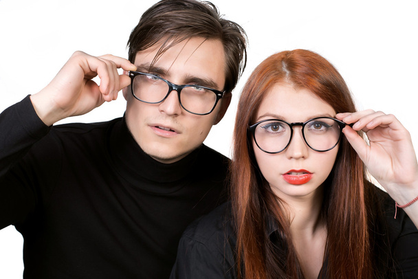 Mode Paar in Gläsern isoliert auf weißem Hintergrund - Foto, Bild