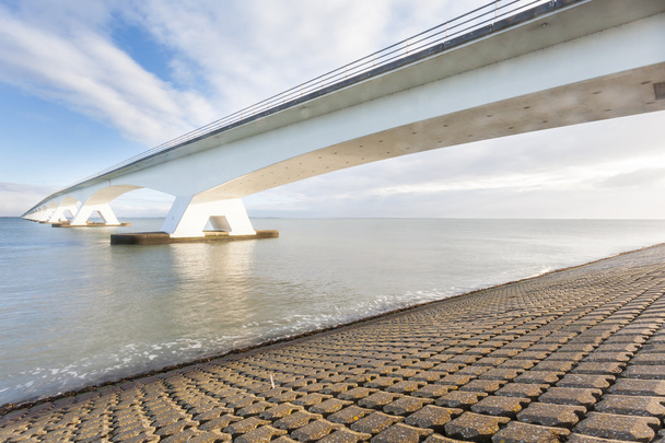 Puente marítimo
 - Foto, Imagen