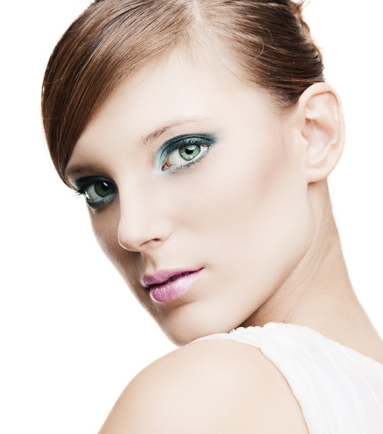 Beautiful girl with perfect skin with bright trendy makeup - Zdjęcie, obraz