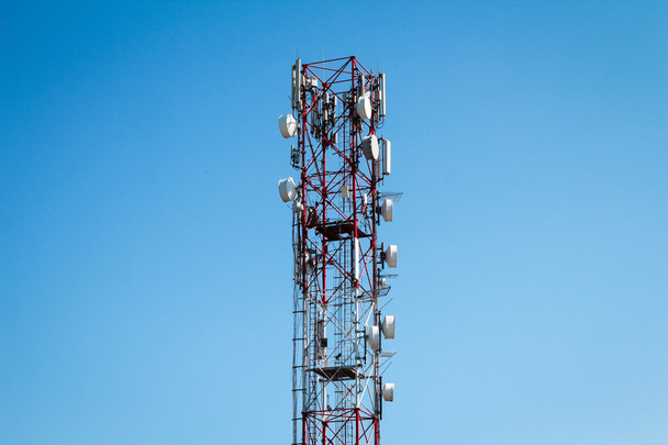 communicatie toren - Foto, afbeelding