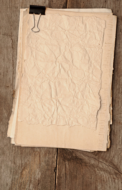 Старі паперові листи з застібкою
 - Фото, зображення
