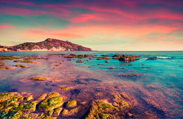Sunset primavera colorida de la playa de Giallonardo - Foto, Imagen