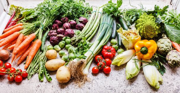 Various fresh ripe vegetables - Foto, imagen