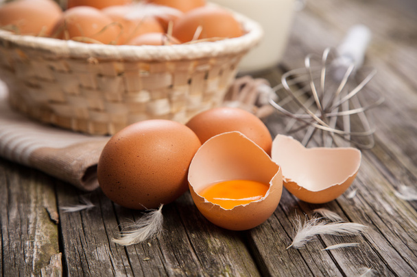 φρέσκα βιολογικά αυγά - Φωτογραφία, εικόνα