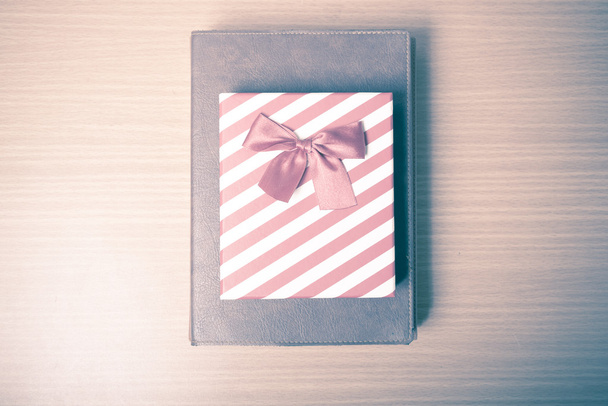 book with gift box vintage style - Foto, imagen