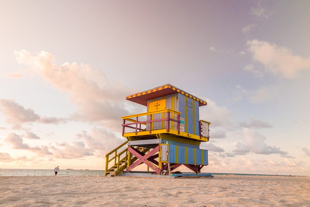 ναυαγοσώστης πύργος στη νότια παραλία, παραλία του Μαϊάμι, Φλόριντα - Φωτογραφία, εικόνα