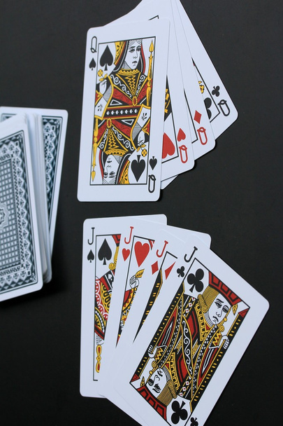 karty do gry na czarnym tle - Zdjęcie, obraz